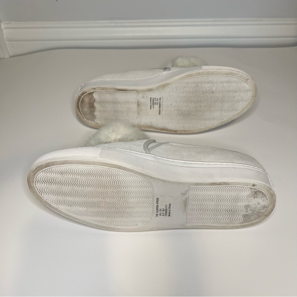 Katy Perry Women's White Suede Slip On Sneakers Owl Pom Pom Accents Size 8.5 - Picture 7 of 8